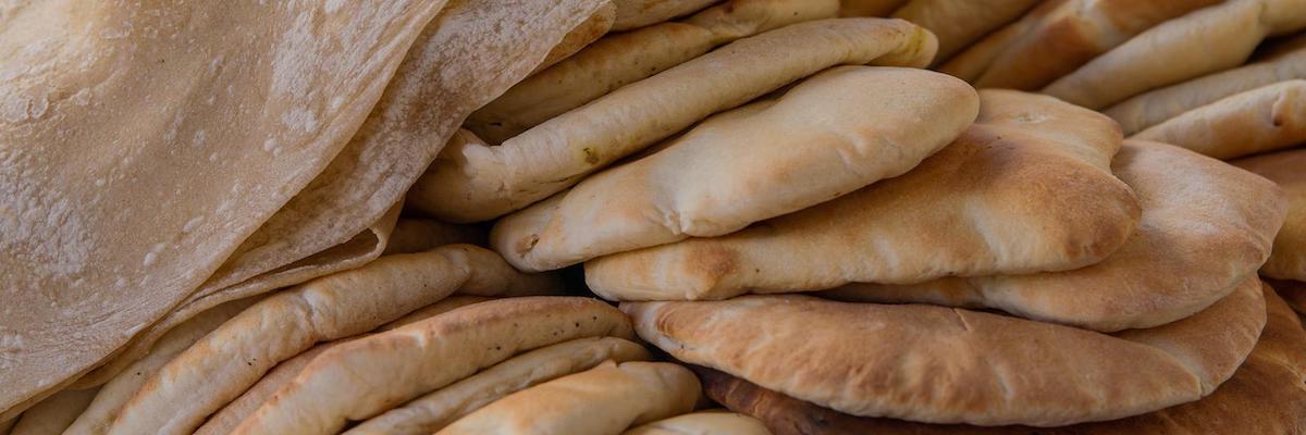 10 Can't-Miss Dishes to Try in Jordan - background banner